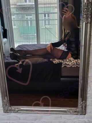 Bogini  zdominuje i stópki - escort Poznan