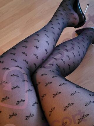 Bogini  zdominuje i stópki - escort Poznan