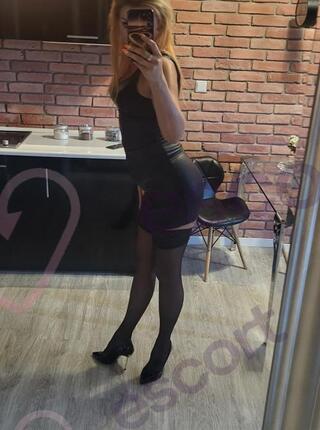Bogini  stópkowa  tresura piesków - escort Poznan
