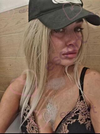 Konkretna blondyna - escort Ostrów Mazowiecka