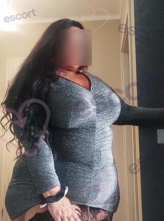CZARUJĄCA SEXSOWNA CZARNULKA - escort Varsovia