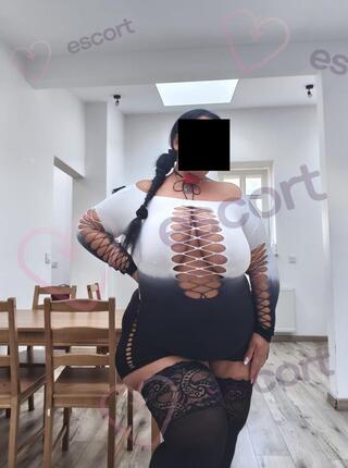CZARUJĄCA SEXSOWNA CZARNULKA - escort Wroclaw