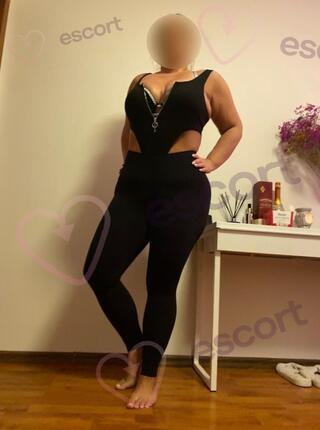 Masaż z lodzikiem do końca w buzi - escort Varsovie