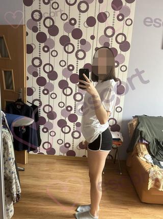 Młoda Asia - escort 