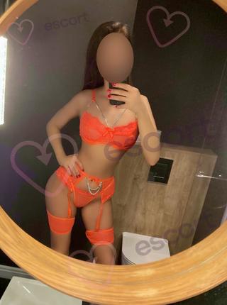 Od poniedziałku - escort Katowice