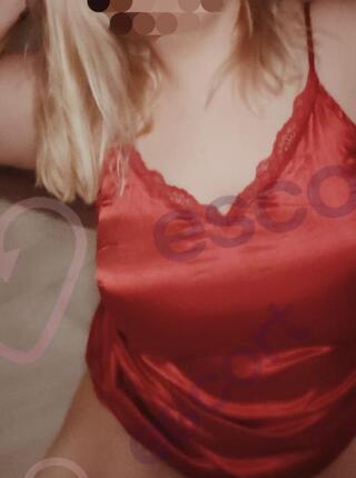 Karolina - escort 