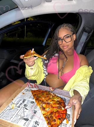 Charlotte - escort Caen