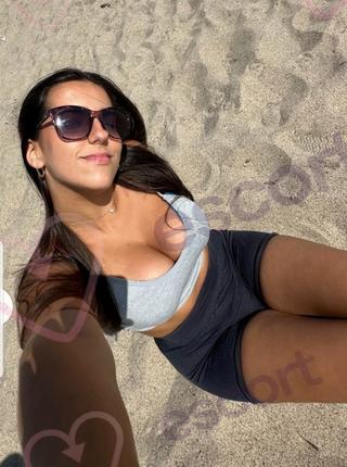 Carrini - escort Belleville