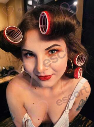 Asia - escort Varsovie