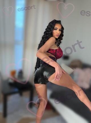 Czikita Czika - escort 