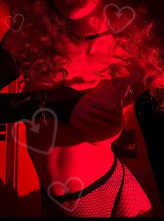 Dziewczyna z tatuażem - escort Szczecin