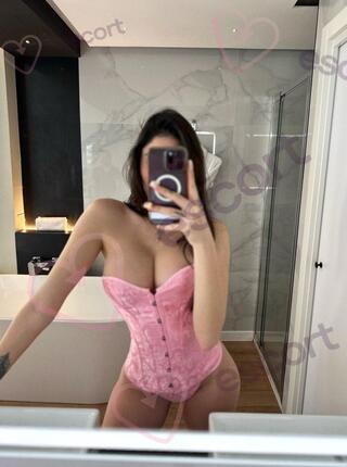 Nourria - escort Nuremberg