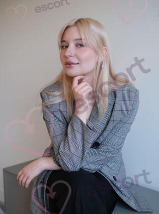 Lana Outcall - escort Varsovie