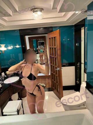 Pozhzh - escort Leiden