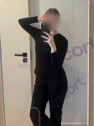 Karolinka - escort Cracow