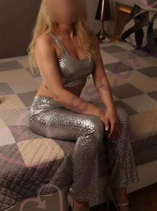 Julia priv - escort Warsaw