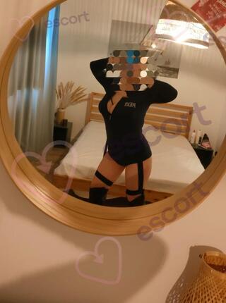 Duży biust i okrągły tyłeczek - escort Gdynia