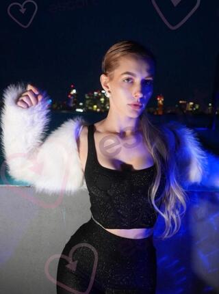 Ewelina Hugo - escort Varsovia