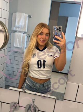 Kakata - escort Bibione