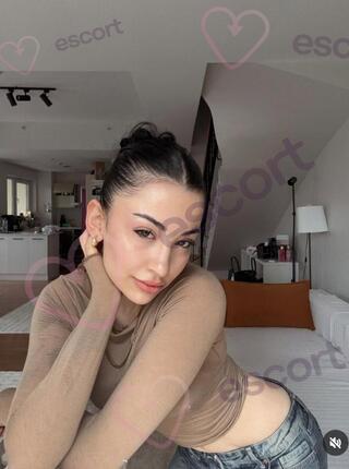 Celia - escort Paris