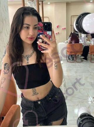 Celia - escort Parigi