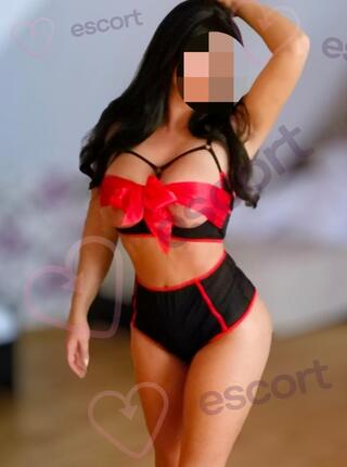 Nina - escort 