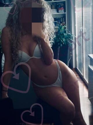 Debiut!gorąca Leyla sama w mieszkaniu - escort Gdansk