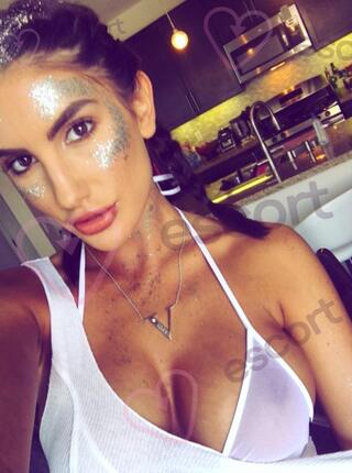 Maeva - escort Frankfurt