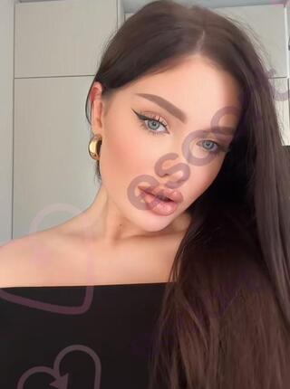 Lilia - escort Varsovia