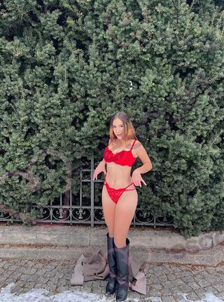 Nicoletta lick balls Blowjob GFE - escort Varsovia