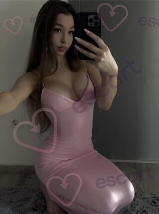 Lucy Anderson - escort Durres