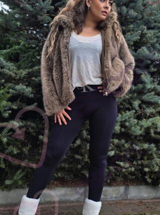 Brzoskwinka - escort Kalisz