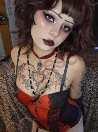 Slodko Gorzka Giia - escort 