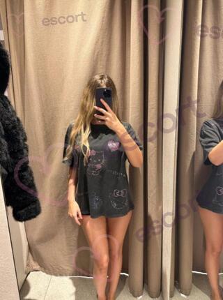 Małolatka z Klasą i Sztucznym Dużym Biustem - escort Gdansk