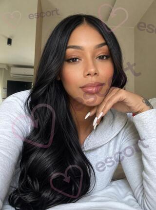 Latina - escort Wroclaw