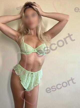 Blond włosy, złote dłonie - escort Varsovie
