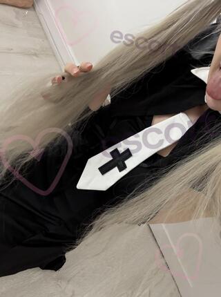 Zakonnica 19 latek - escort Varsovia