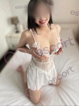 Azjatycka Gorąca Kotka Amy - escort Chorzów