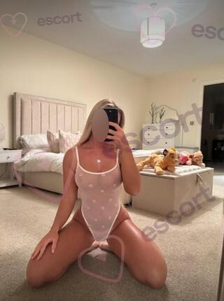 Niewyżyta - escort Varsovia