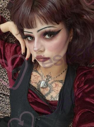 Drobniutka Giia - escort 