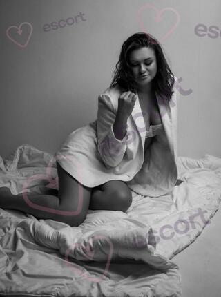 Olivia - Rose  Wine - escort Varsovia