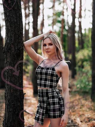 Ameli-Parlament-massage - escort Warsaw