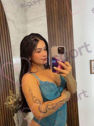 Latina online - escort 