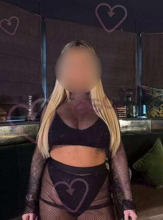 Karolinka pokazy - escort 