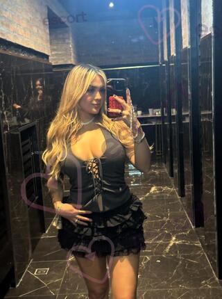 Charlinetimani - escort Dortmund