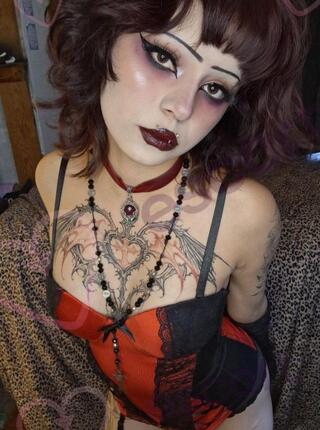 MALUTKA CIPKA - escort 