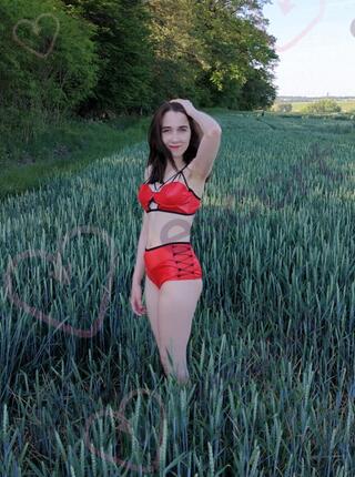 Lena 18 lat - escort Breslau