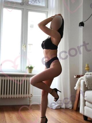 Monia - escort Varsovie