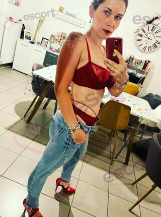 Julienne - escort Aix-en-Provence