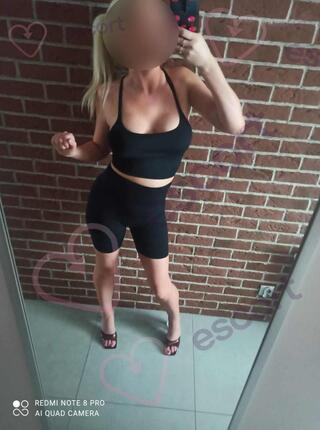 Suzi  fitness - escort Varsovie
